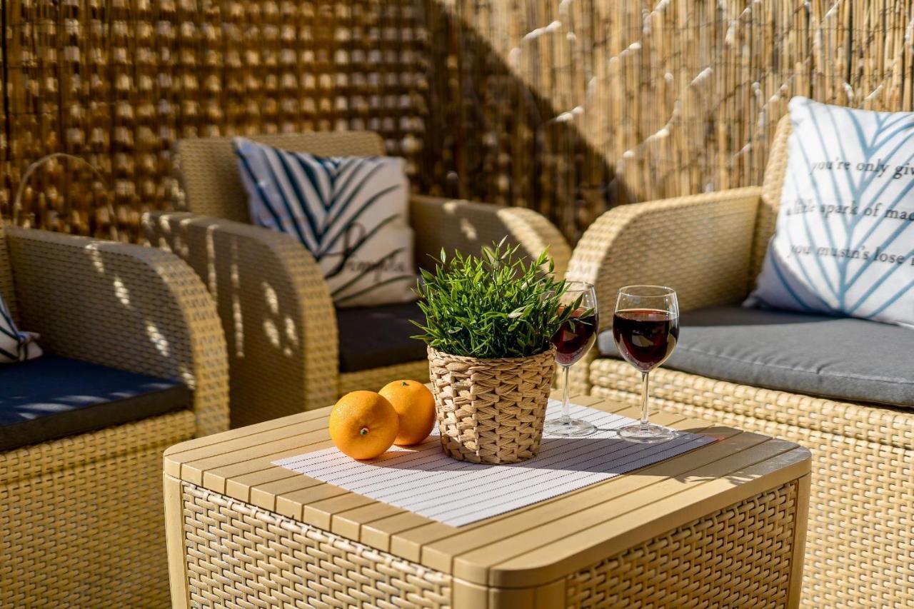 Black Beach Luxury Vacation House بويرتو دي سانتياغو المظهر الخارجي الصورة