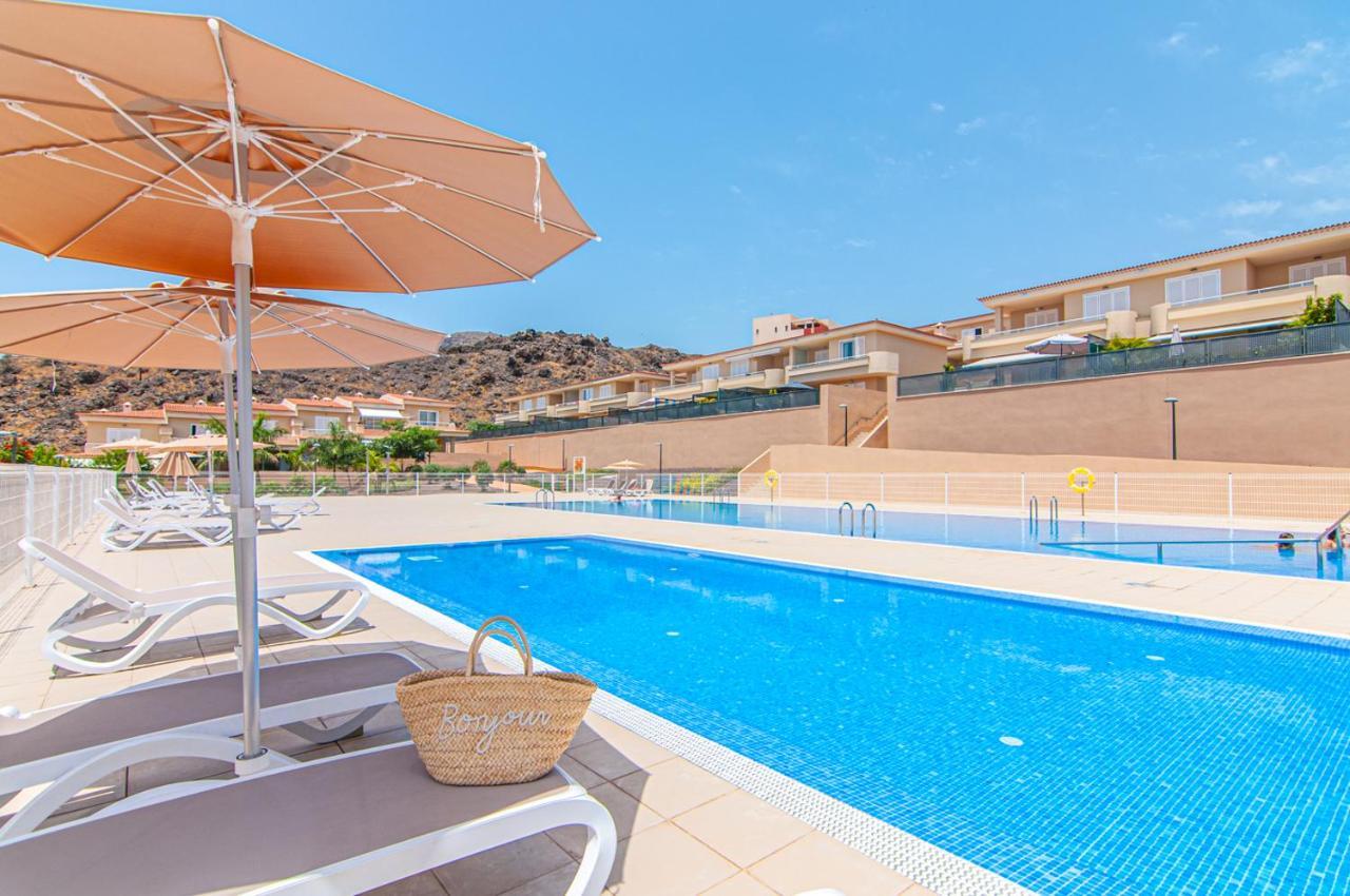 Black Beach Luxury Vacation House بويرتو دي سانتياغو المظهر الخارجي الصورة