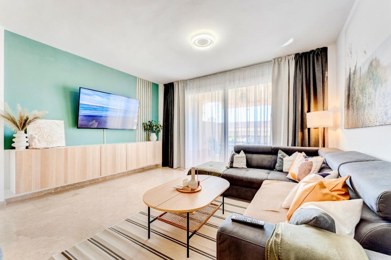 Black Beach Luxury Vacation House بويرتو دي سانتياغو المظهر الخارجي الصورة